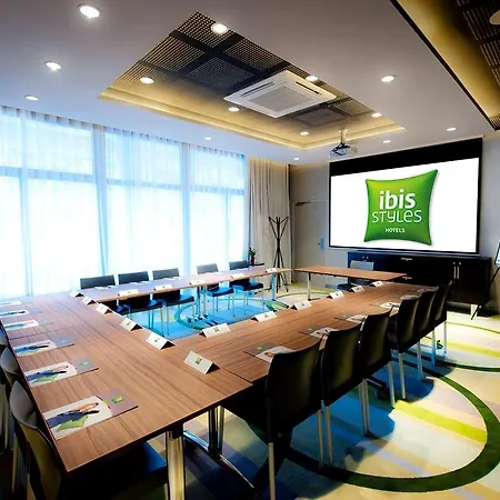 Отель Ibis Budget Centre Port