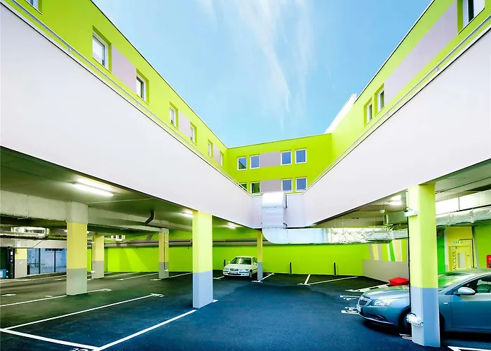 Ibis Budget Centre Port מלון