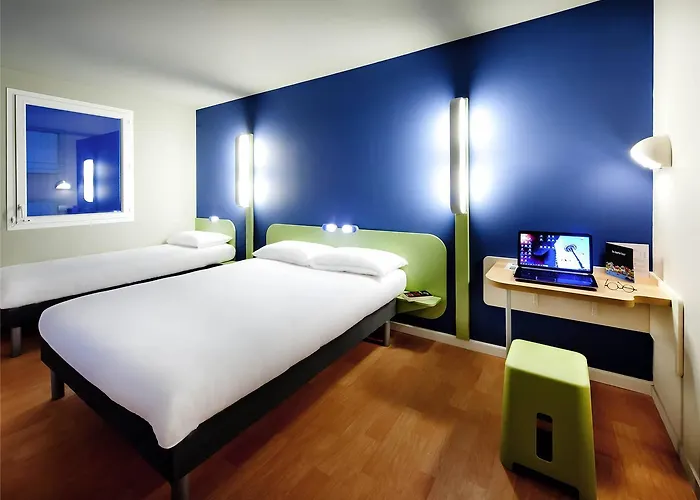 Ibis Budget Centre Port מלון